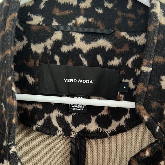 VERO MODA Between-Season Jacket 'VMKATRINE' in Chocolate, Cappuccino - Picture 3 of 5